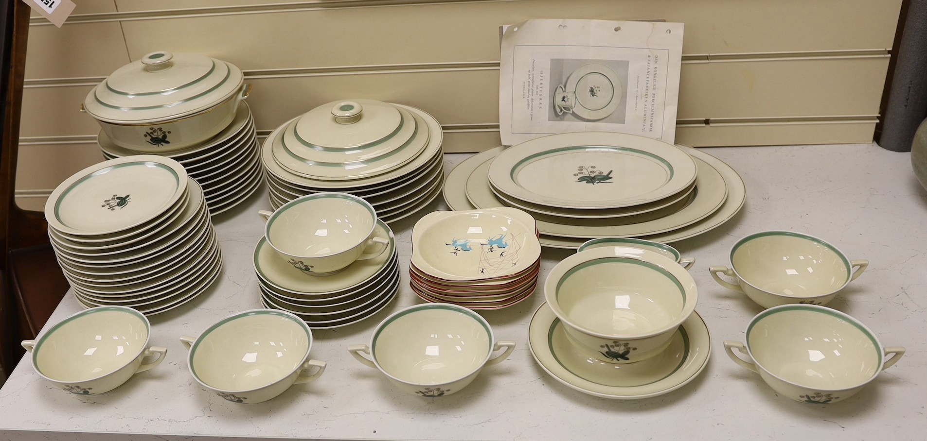 A Royal Copenhagen 'Quaking Grass' pattern part dinner service amd six Beswick circus bowls
